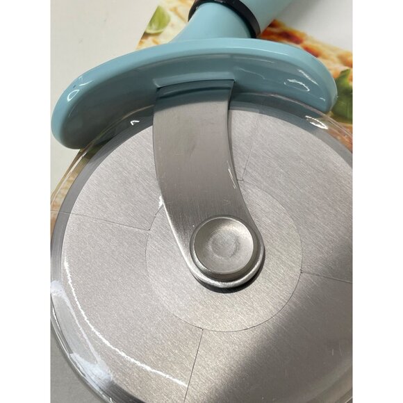 KitchenAid Ice Blue Pizza Wheel Stainless Steel Blade Soft Grip Handle NEW - Picture 4 of 5